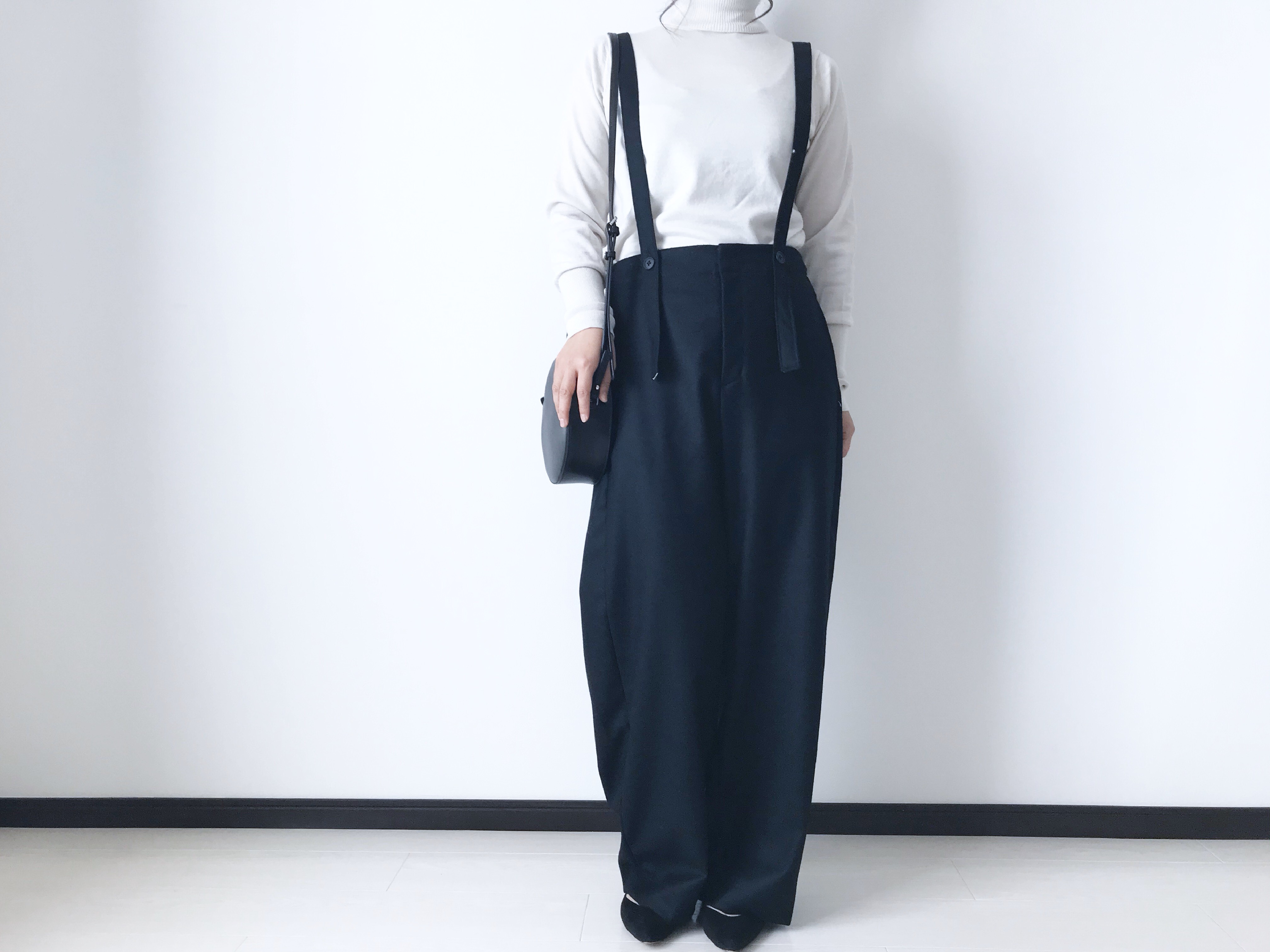 シーニュ　ブラック サスペンダー付きパンツ