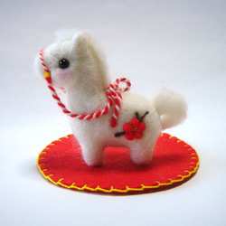 梅の花咲く干支 うま 赤マット付 羊毛フェルト 羊毛フェルト Aki Ako