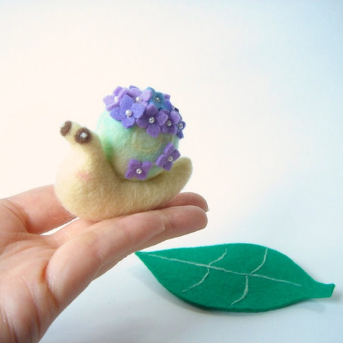 受注生産 紫陽花かたつむりさん小 紫 期間限定販売 羊毛ﾌｪﾙﾄ 羊毛