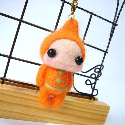 羊毛フェルト 宇宙人 A オレンジ ストラップ キーホルダー Aki Ako