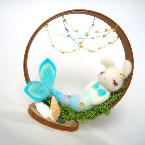 うさちゃんマーメイド 海の底のお昼寝 エメラルドグリーン 羊毛 