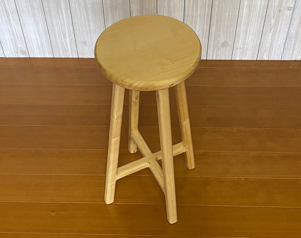 High stool without corners　角のないハイスツール　H＝600