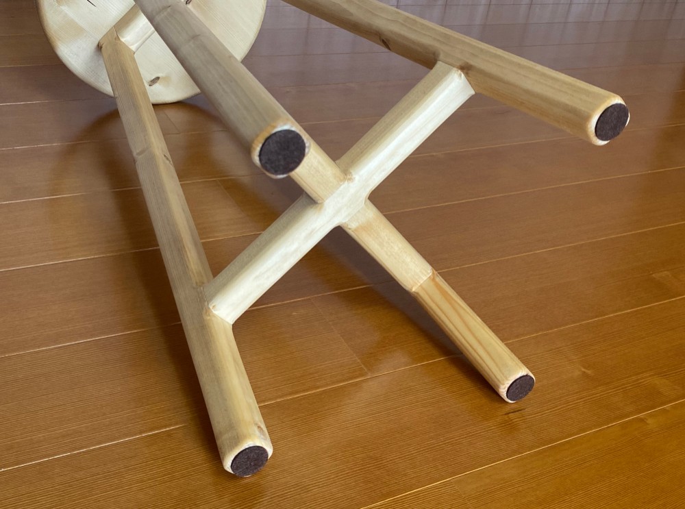 High stool without corners　角のないハイスツール　H＝600