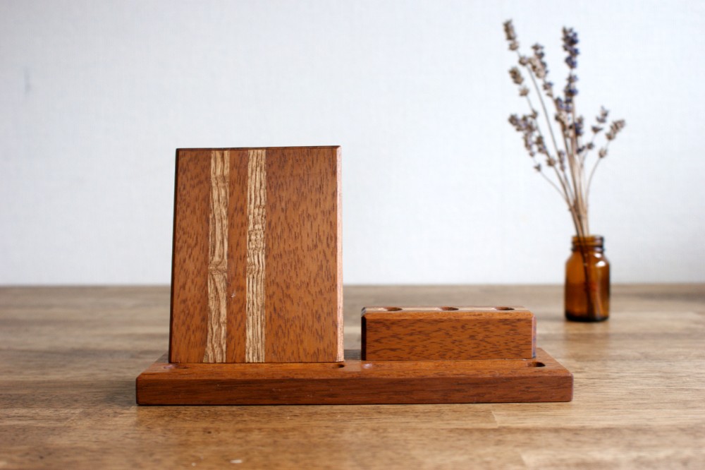Stripe smartphone stand　ストライプスマホスタンド