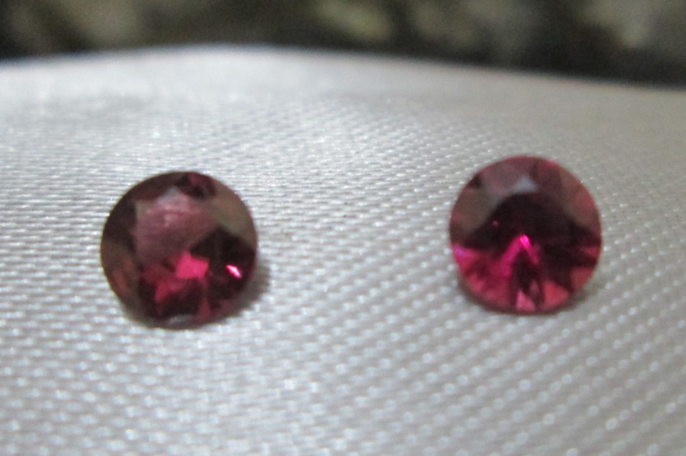 N.0141 ルベライト・ルース ペア レッドトルマリン　極小の希少石 0.7ct トルマリン購入キャンペーン