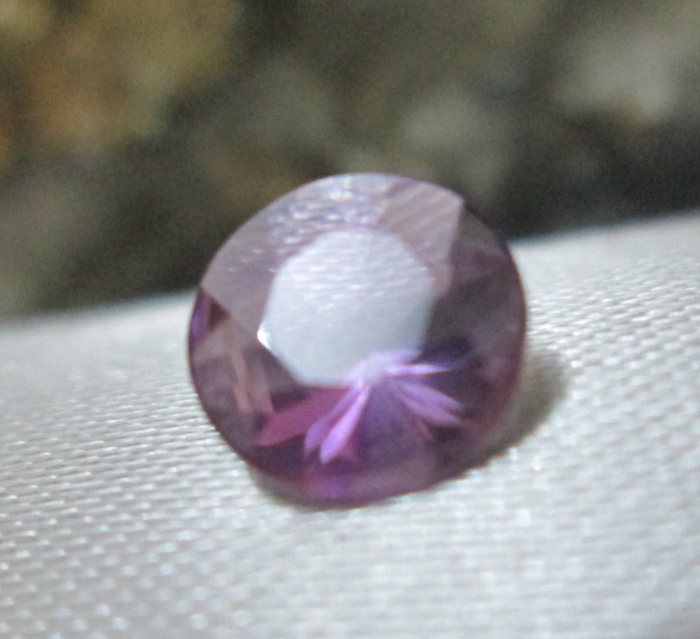 N.218 ローズアメジスト ダイアモンドカット 最高級宝石 希少