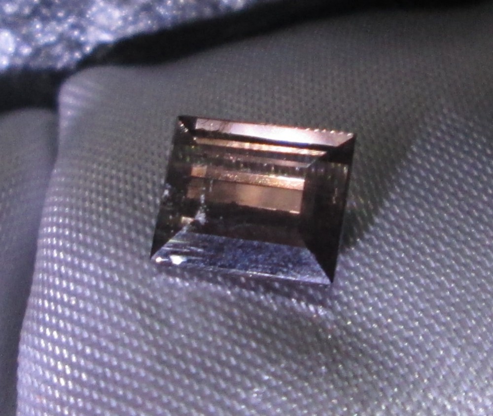 N.126  超希少トルマリン ルース ブラウンカラー　滅多に産出しないカラーの大型ルース