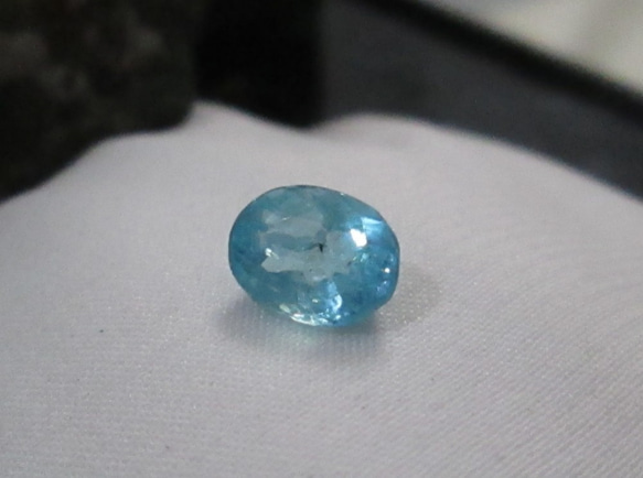 N.8678 1.68ct パライバトルマリン ルース 本当に希少なビッグサイズのブラジル産 2枚目の画像