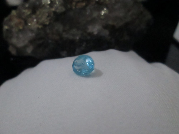 N.8678 1.68ct パライバトルマリン ルース 本当に希少なビッグサイズのブラジル産 