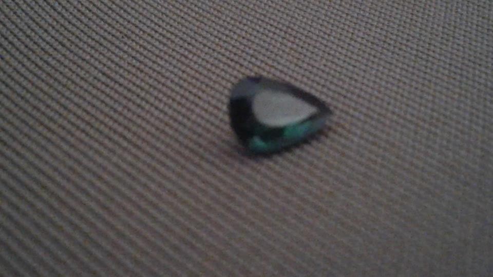 トルマリンルース　ブラジル産　0.4カラット　小ぶりなブルーグリーンのインディゴライトルース