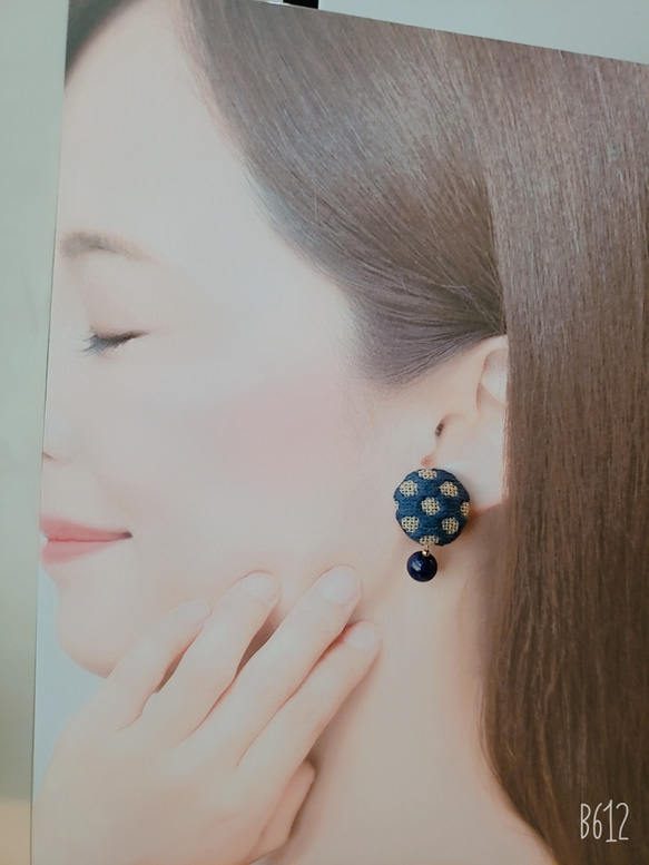 成人天然 Koginzashi 和天然石（青金石）耳環或耳環 第2張的照片