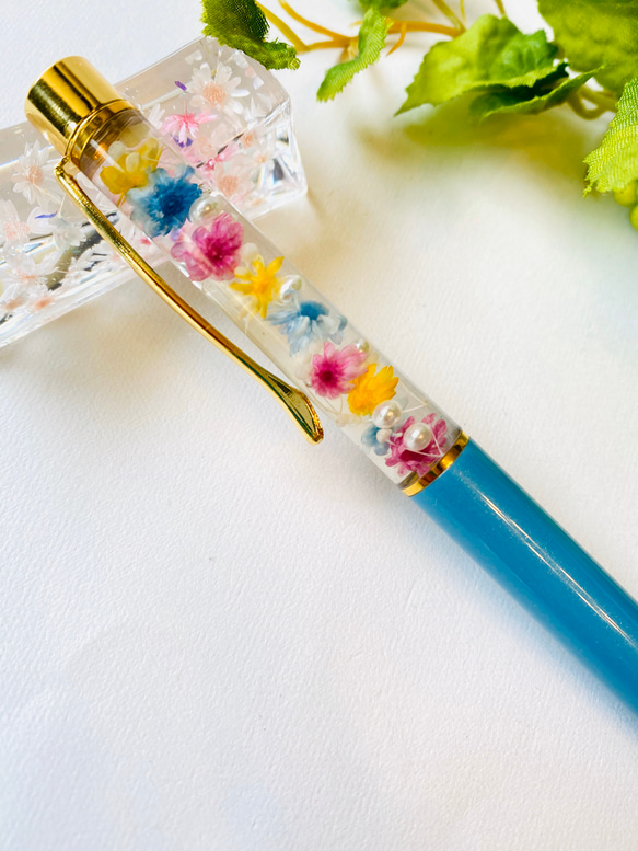 【替芯付き】お花いっぱい♡持ち手　水色  ハーバリウムボールペン 3枚目の画像