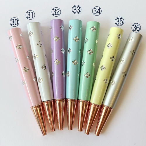 ボールペンハーバリウム緑黒赤オレンジ黄色パール2本セット