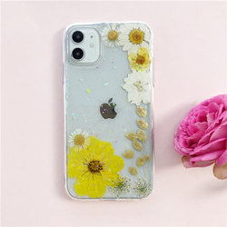 黄のコスモス iPhone12/SE2/Xperia5II/GALAXYA51 押し花ケース スマホケース 4枚目の画像