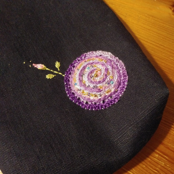 Creema限定【チャコさま専用】リネン手刺繍スマホポシェット 5枚目の画像
