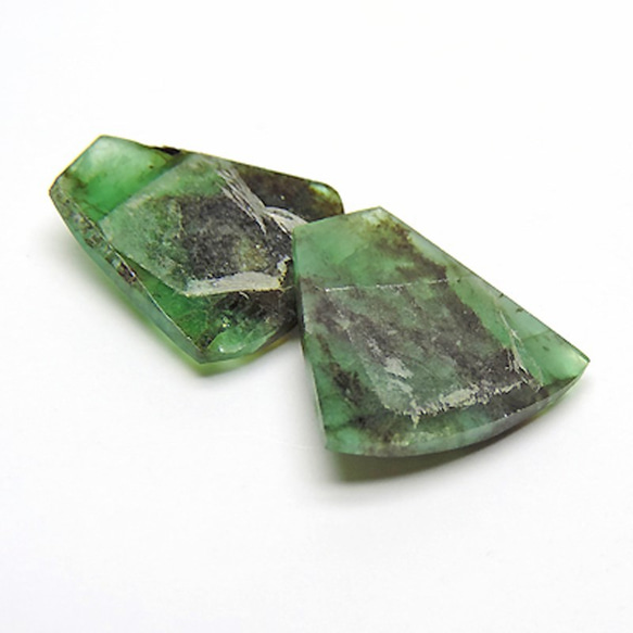 エメラルド(2ピース)／Fancy Shape Rose Cut Emerald 2枚目の画像