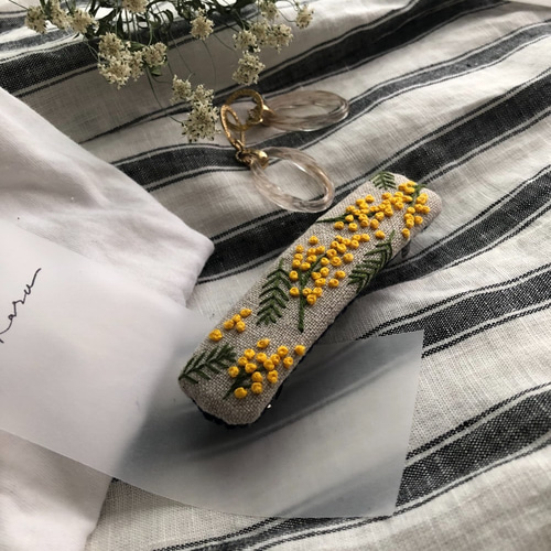 ミィモ　犬用バレッタ　つまみ細工　ハンドメイド ミィモ 犬用バレッタ つまみ細工 ハンドメイド 犬用 つまみ細工