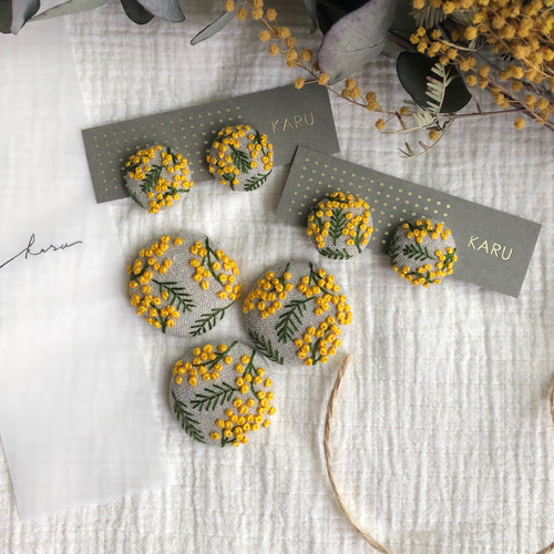 ミモザの刺繍ブローチorヘアゴム ブローチ KARU 通販 12503232