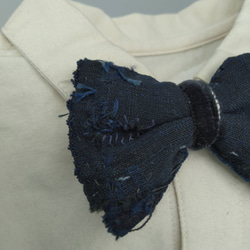 古布の蝶ネクタイ  藍染BORO[K143]　エシカルファッション　アンティーク着物　リボンブローチ　bow tie 5枚目の画像