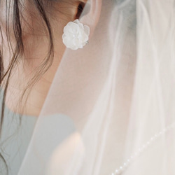 結婚式　受注制作　シルクのイヤリング　 3枚目の画像