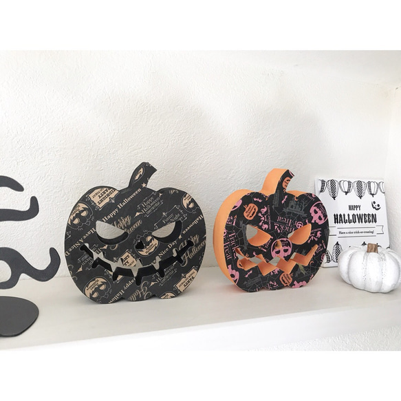ハロウィン ウッド オブジェ かぼちゃ モノトーンハロウィン柄 置物木製 2枚目の画像
