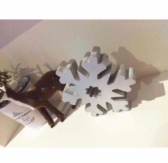 インテリア ウッド オブジェ クリスマス 雪の結晶 snow シルバー 置物 2枚目の画像