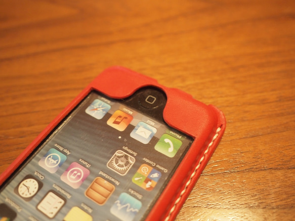 iPhone5s /5 カバー ケース　栃木レザー 牛革　手縫い レッド 5枚目の画像