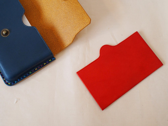 【名入れ可】手縫い・本革のバイカラー名刺入れ　赤×ナチュラル　栃木レザー　手縫い 8枚目の画像