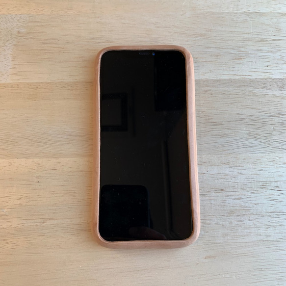 １枚革で作る本革 iPhone11ProMAX カバー　ケース 栃木レザー　本革【選べる革】【名入れ可】 2枚目の画像