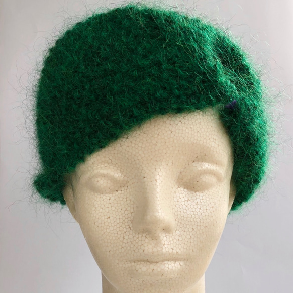 深緑色モヘア風毛糸のふんわり幅広リングヘアターバン　手編み棒針鹿の子編みウール混毛糸使用イヤーマフラーにもなるヘアバンド 9枚目の画像