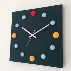 しかく壁掛け時計（緑、赤、黄、水色） 1枚目の画像