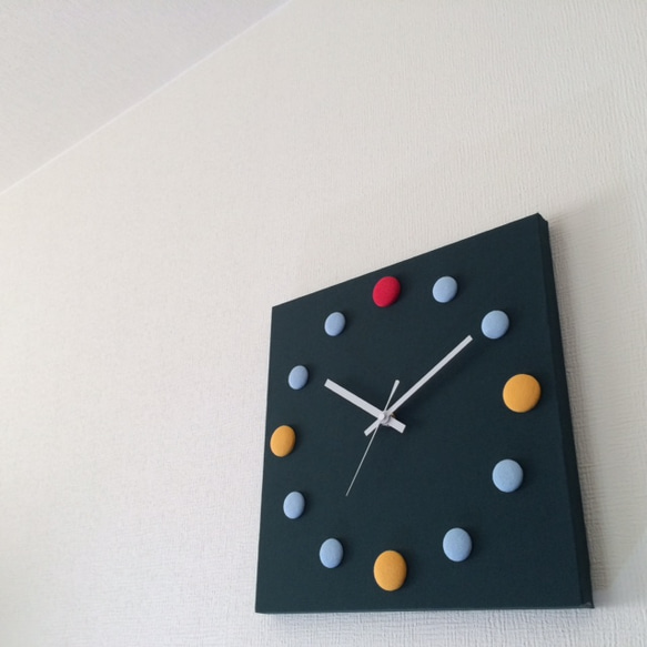 しかく壁掛け時計（緑、赤、黄、水色） 4枚目の画像