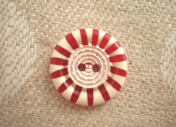 ヴィンテージボタン（CASEIN 赤白） 1枚目の画像