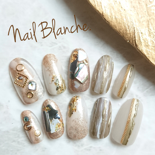 シャンパンゴールドシェルネイル (#キレイめ #キラキラ #ホワイト #冬  