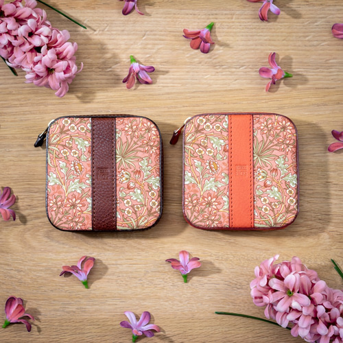 花柄レザー半円形ポーチ カービング 【公式通販】