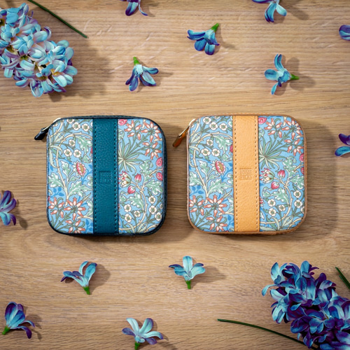 花柄レザー半円形ポーチ カービング 【公式通販】