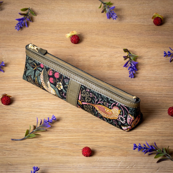 高品質鉛筆盒，草莓小偷圖案，顏色為「復古粉」。免費禮品包裝。 第3張的照片