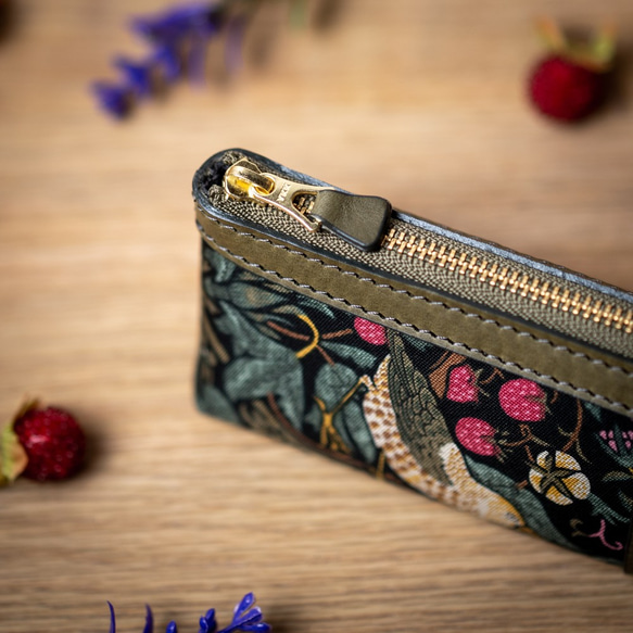 高品質鉛筆盒，草莓小偷圖案，顏色為「復古粉」。免費禮品包裝。 第5張的照片