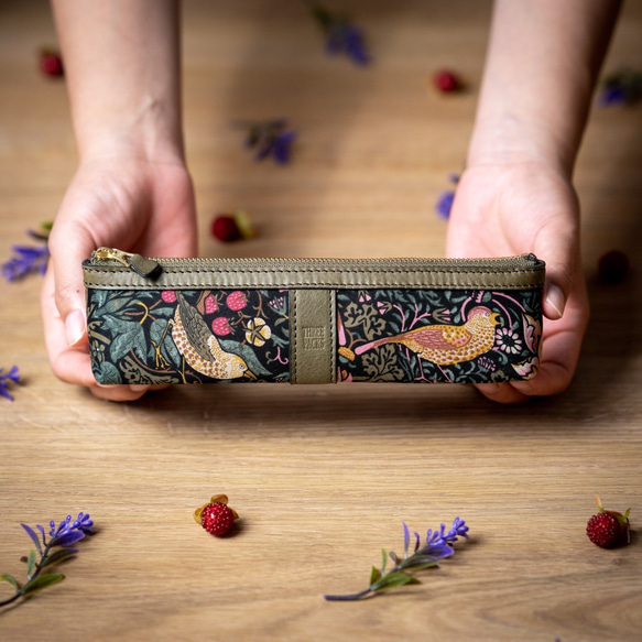 高品質鉛筆盒，草莓小偷圖案，顏色為「復古粉」。免費禮品包裝。 第6張的照片