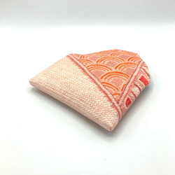 数寄屋袋 （和風ポーチ、小物入れ）正絹 総絞り　(ピンク系・白地菊模様) 4枚目の画像