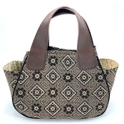 トートバッグ　正絹　通しマチ外ポケット付き(泥大島茶系・クリーム色）中 4枚目の画像