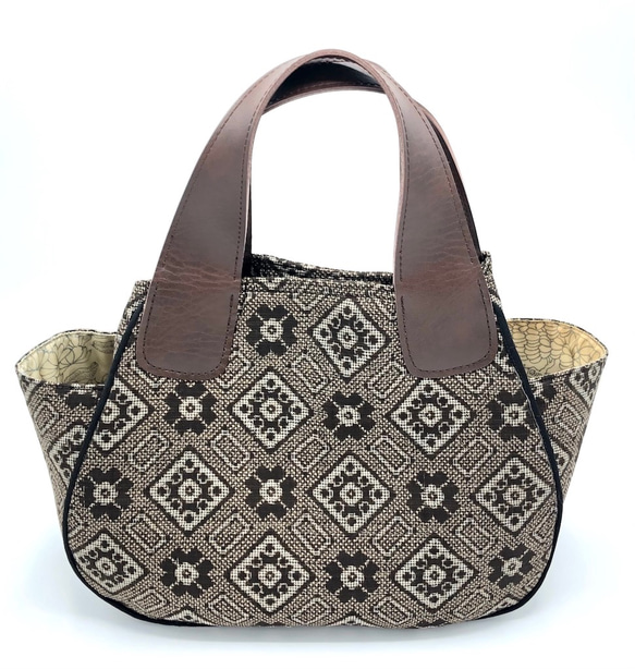 トートバッグ　正絹　通しマチ外ポケット付き(泥大島茶系・クリーム色）中 4枚目の画像