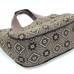 トートバッグ　正絹　通しマチ外ポケット付き(泥大島茶系・クリーム色）中 6枚目の画像