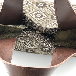 トートバッグ　正絹　通しマチ外ポケット付き(泥大島茶系・クリーム色）中 8枚目の画像