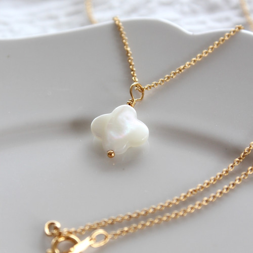 マザー オブ パール 白蝶貝のフラワーシェルネックレス 14kgf