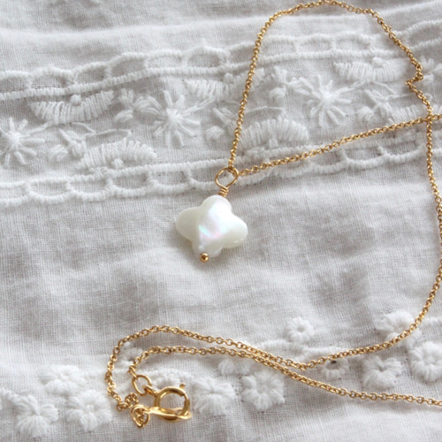 マザー オブ パール 白蝶貝のフラワーシェルネックレス 14kgf