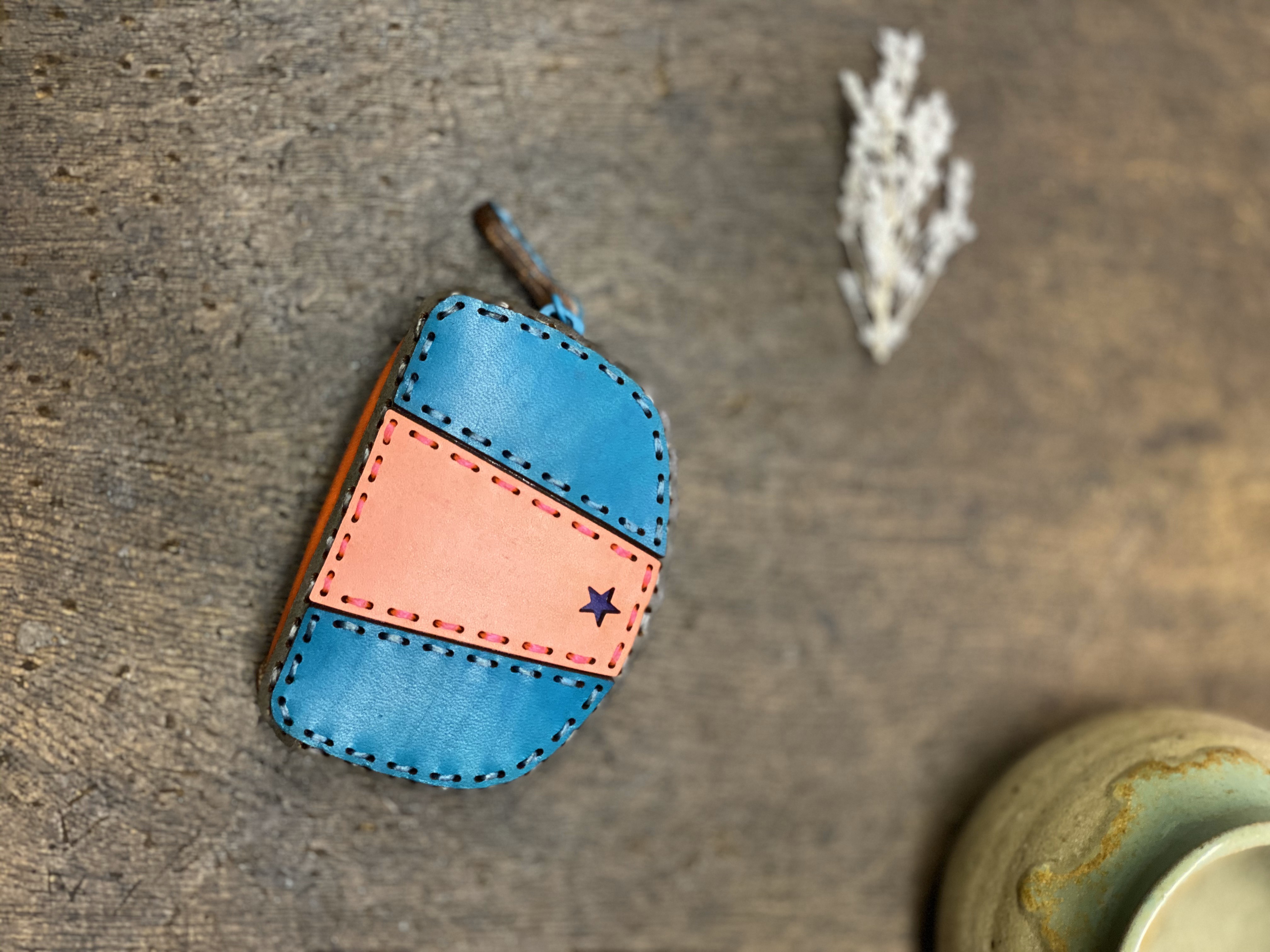 レザーコインケース ハンドメイドレザー 小銭入れ　ミニポーチ レザークラフト ojagadesign オジャガデザイン