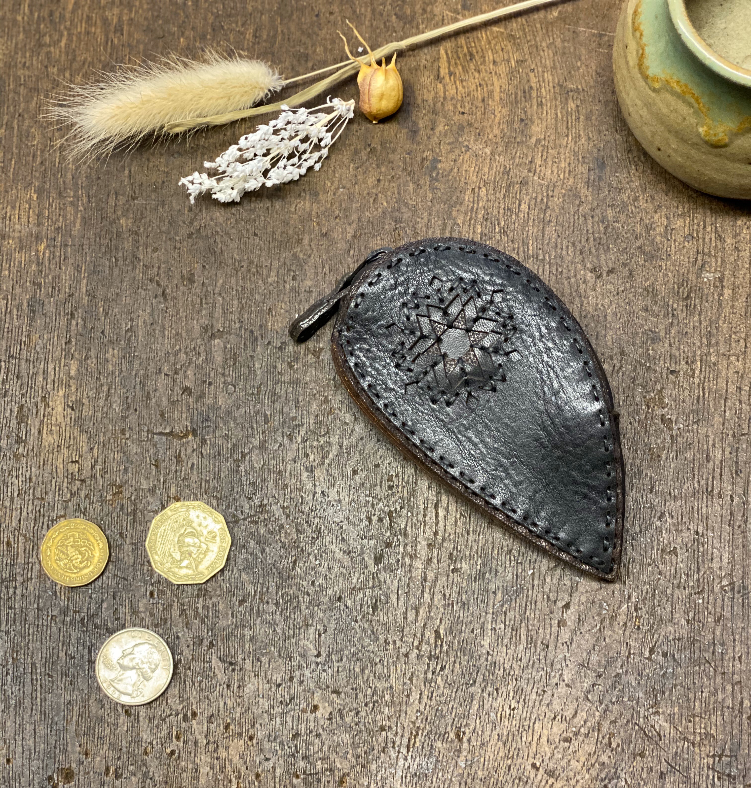 レザーコインケース ハンドメイドレザー 小銭入れ　ミニポーチ レザークラフト ojagadesign オジャガデザイン