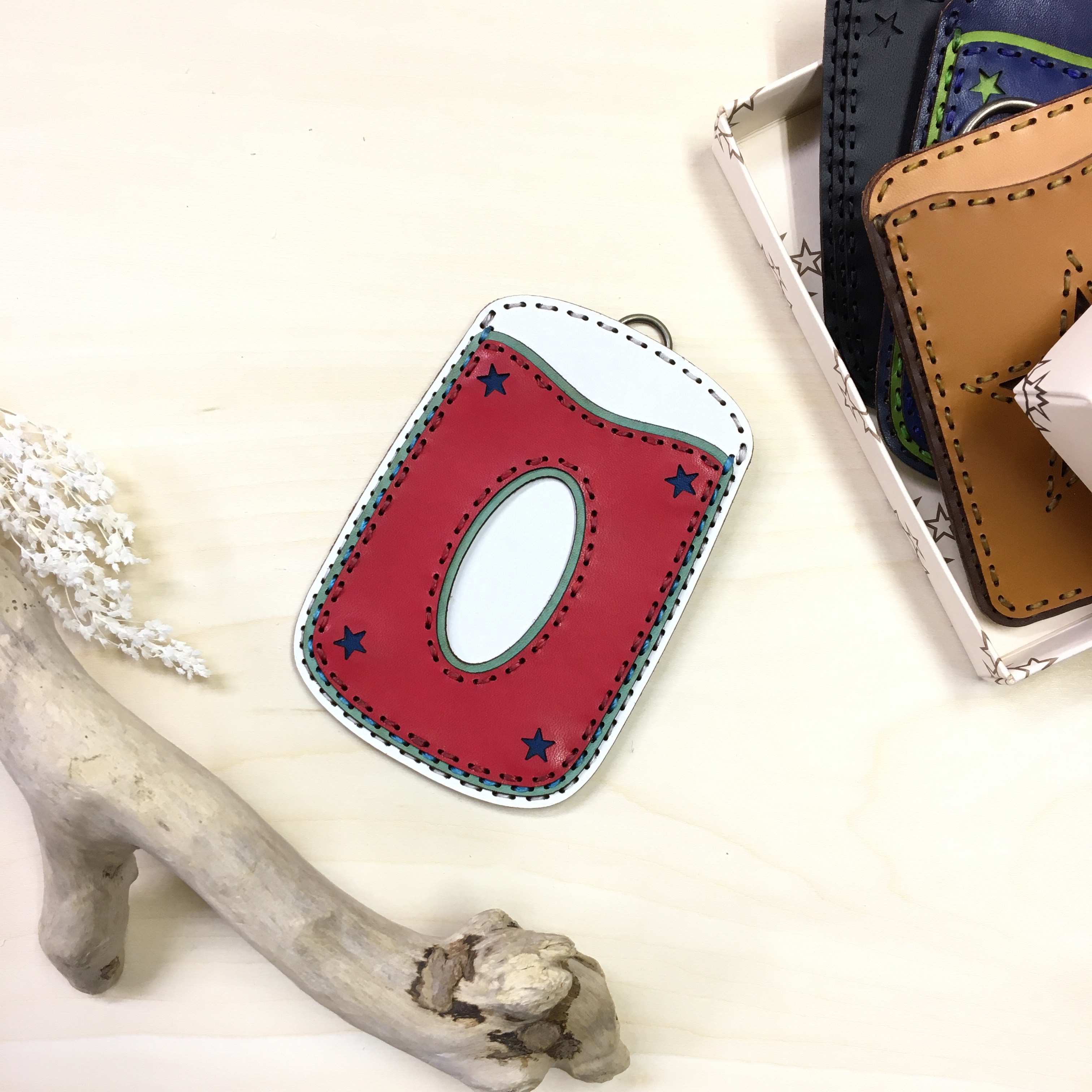 レザーパスケース　シンプル  焼印  ハンドメイドレザー　クラフトレザー　ojagadesign  オジャガデザイン