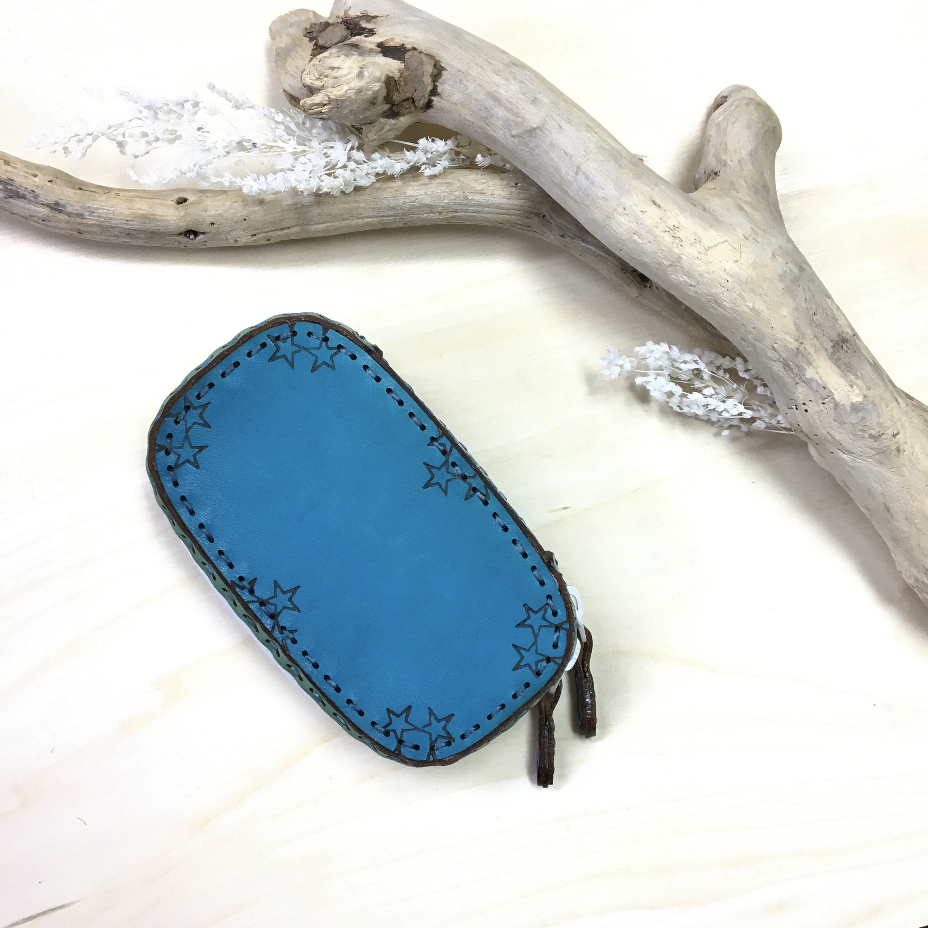 レザーキーケース　ハンドメイドレザー　手縫い　クラフトレザー　ojagadesign  オジャガデザイン